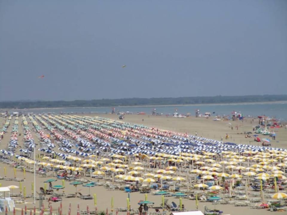 Nett und praktisch,mit Balkon zum Meer Stellamare Beach Hotel