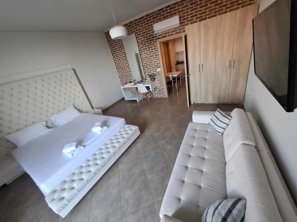 Zimmer Kahlua Bay Apartments