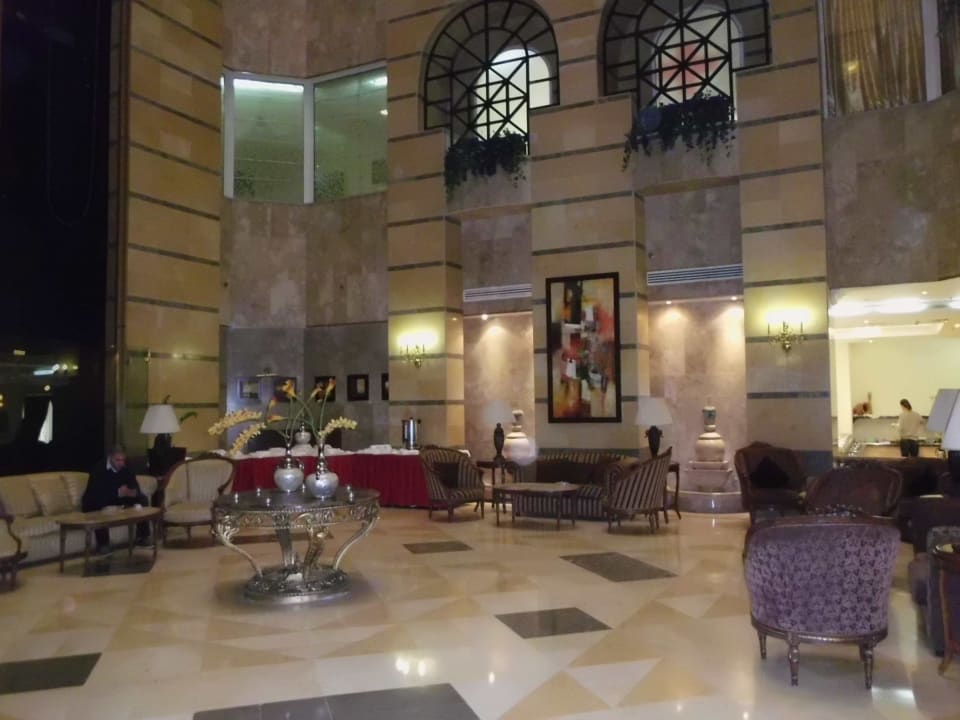 Blick in die Lobby Hotel Imperial Palace