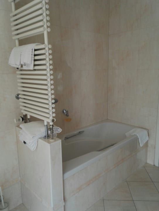 Badewanne Victor's Residenz Hotel Leipzig