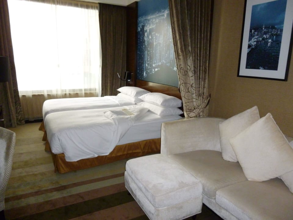 Doppelzimmer 26. Etage Hotel Harbour Grand Hong Kong