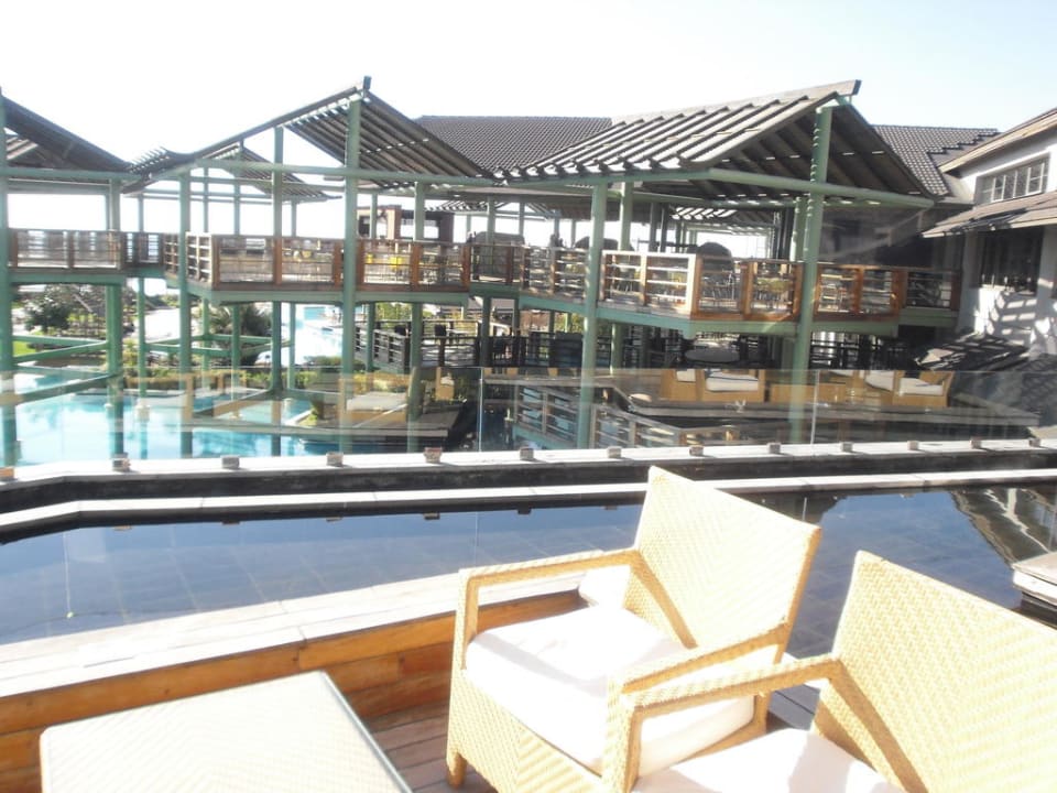 Ausblick von der Panoramabar auf das Hauptrestarant Limak Lara Deluxe Hotel & Resort