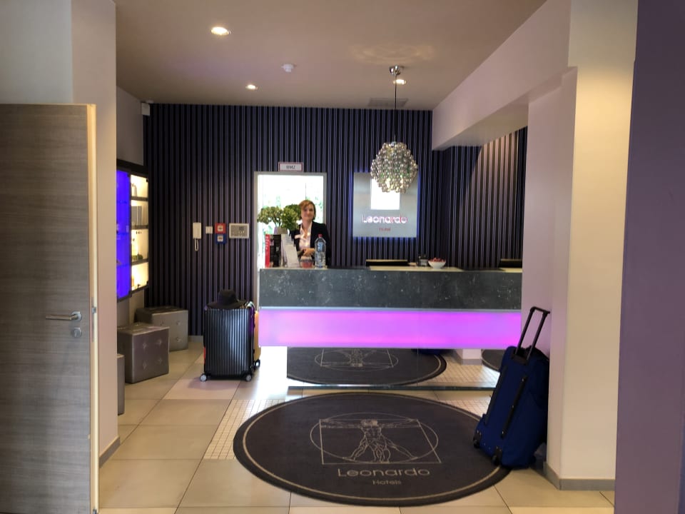 Lobby Leonardo Hotel Munich City Olympiapark