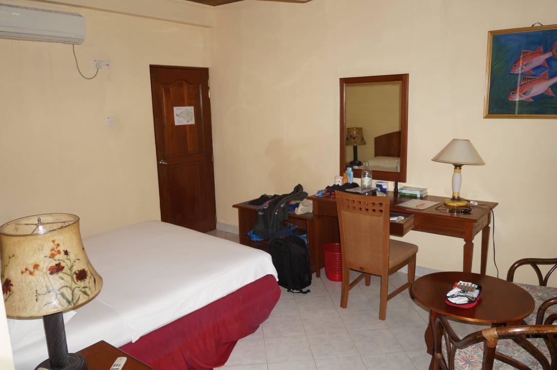 Economy-Zimmer Embudu Village