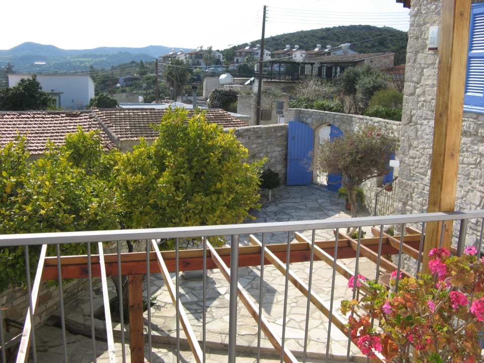 Von der Terrasse aus gesehen. Hotel Traditional Village Houses