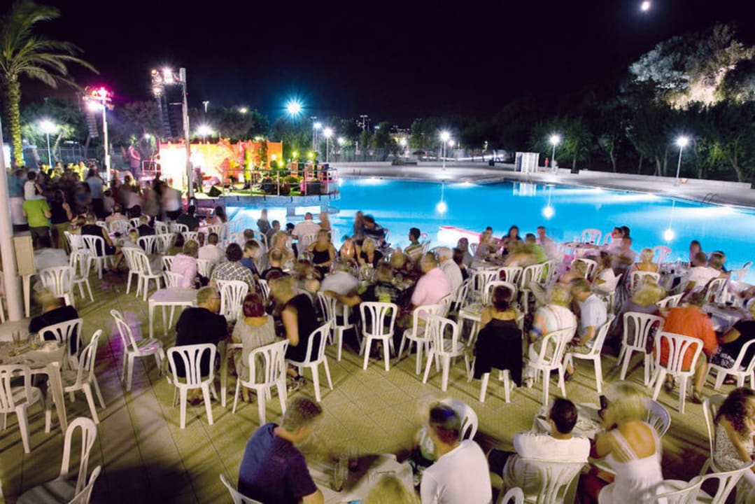 Abendveranstaltung El Delfin Verde Camping & Bungalows El Delfín Verde