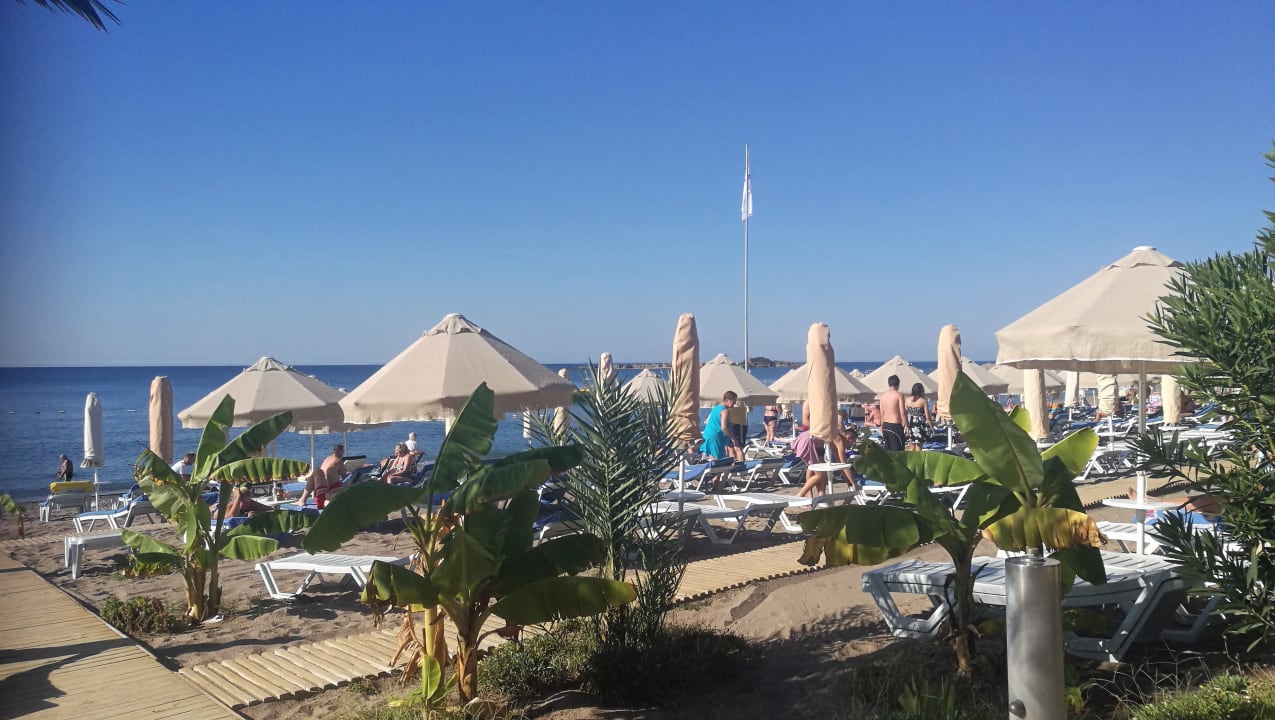 Strand Saphir Resort & Spa