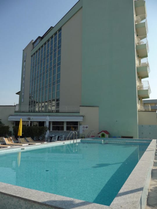 Pool Hotel Nember und Garden Hotel Nember & Garden