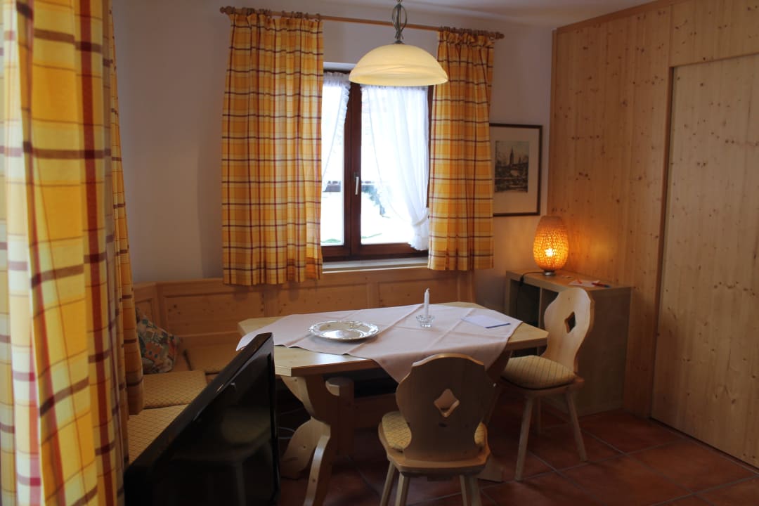 Zwerchenberg Wohnraum Gästehaus Hagen