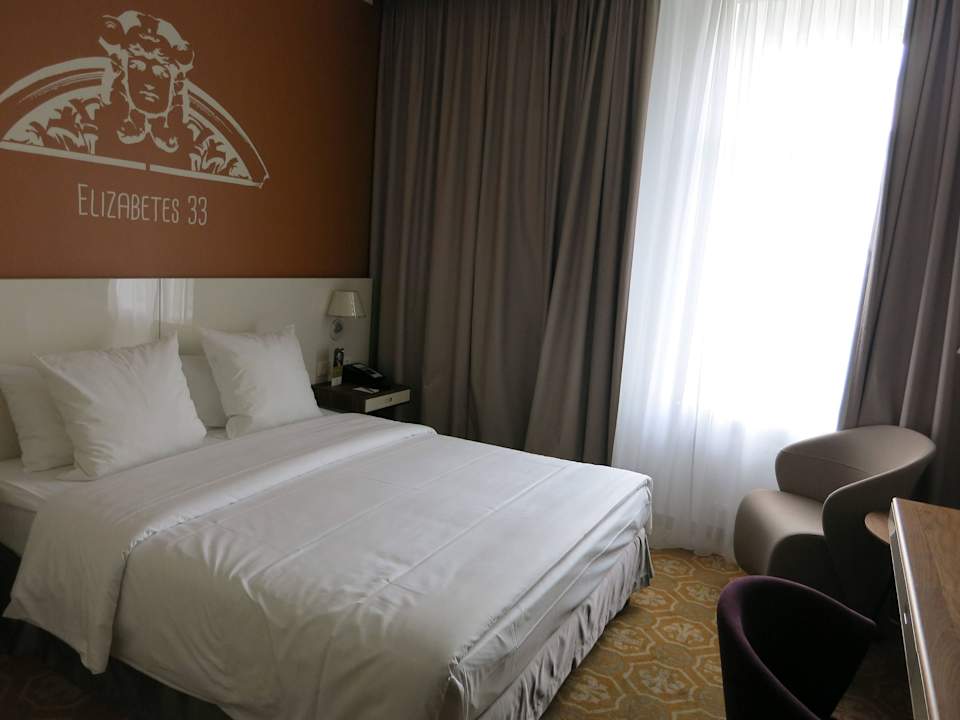 Großes, modernes Zimmer Mercure Hotel Riga Centre