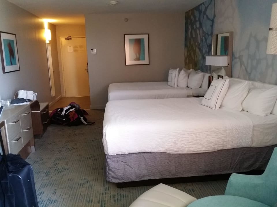 2 Queen Size Betten Courtyard by Marriott Isla Verde Beach Resort