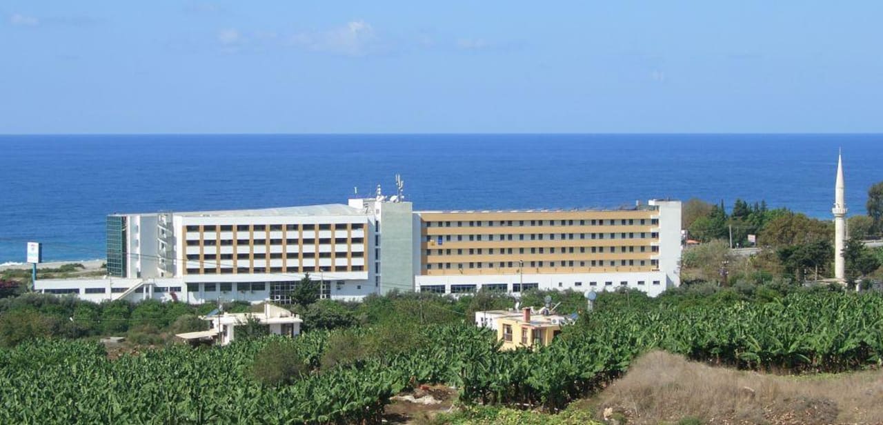 Hotel Dinler und Moschee von hinten Kırbıyık Resort Hotel - Alanya