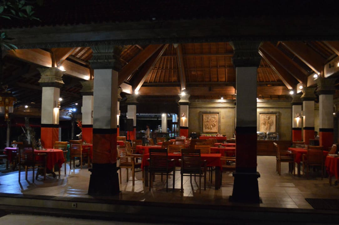 Am Abend Villa Shanti Beach