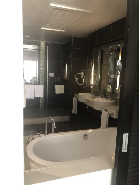 Zimmer Crystals Beach Resort Belle Mare, a member of Radisson Individuals