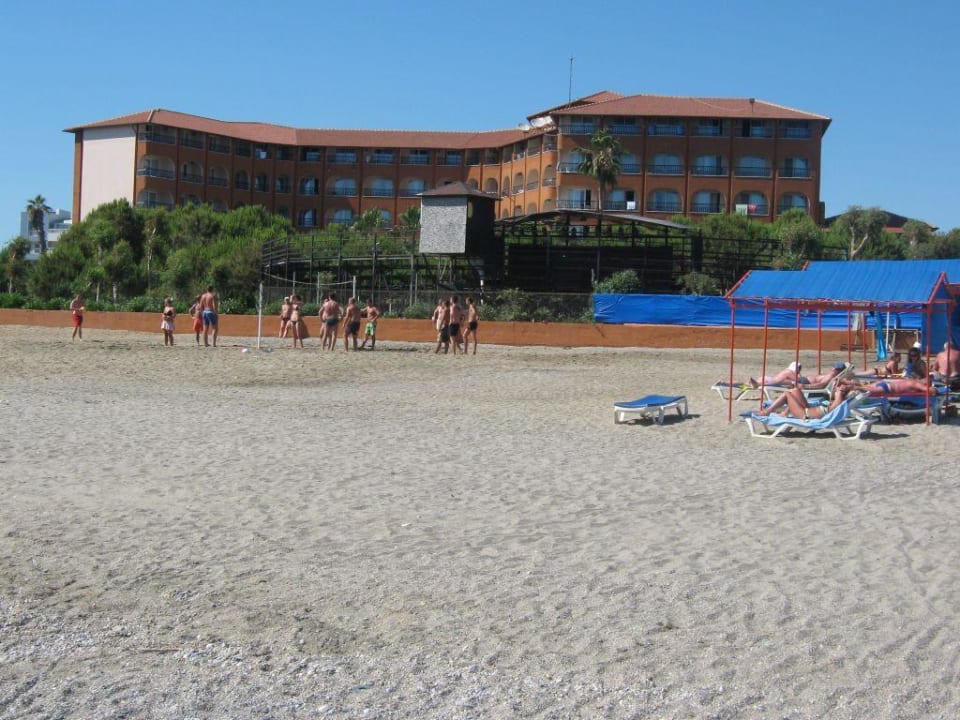 Am Strand Ansicht Hotel und Beachvolleyball Club Turtas Beach Hotel