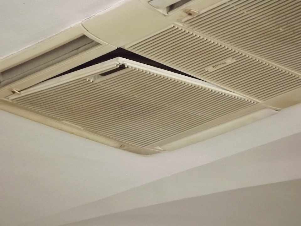 Wer weiß wie die Klimaanlage innen erst aussieht? Alassio Hotel and Thalasso