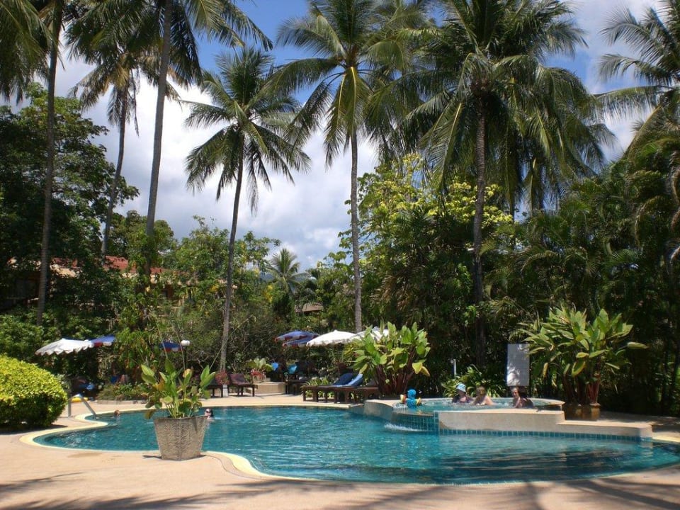 "Unterer Pool" The Fair House Beach Resort