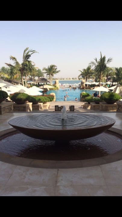 Am Pool Sofitel Dubai The Palm Resort & Spa