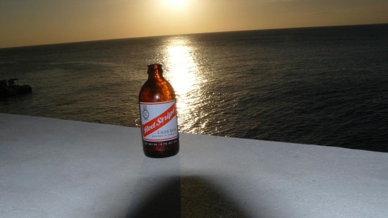 Red stripe Hotel Riu Negril