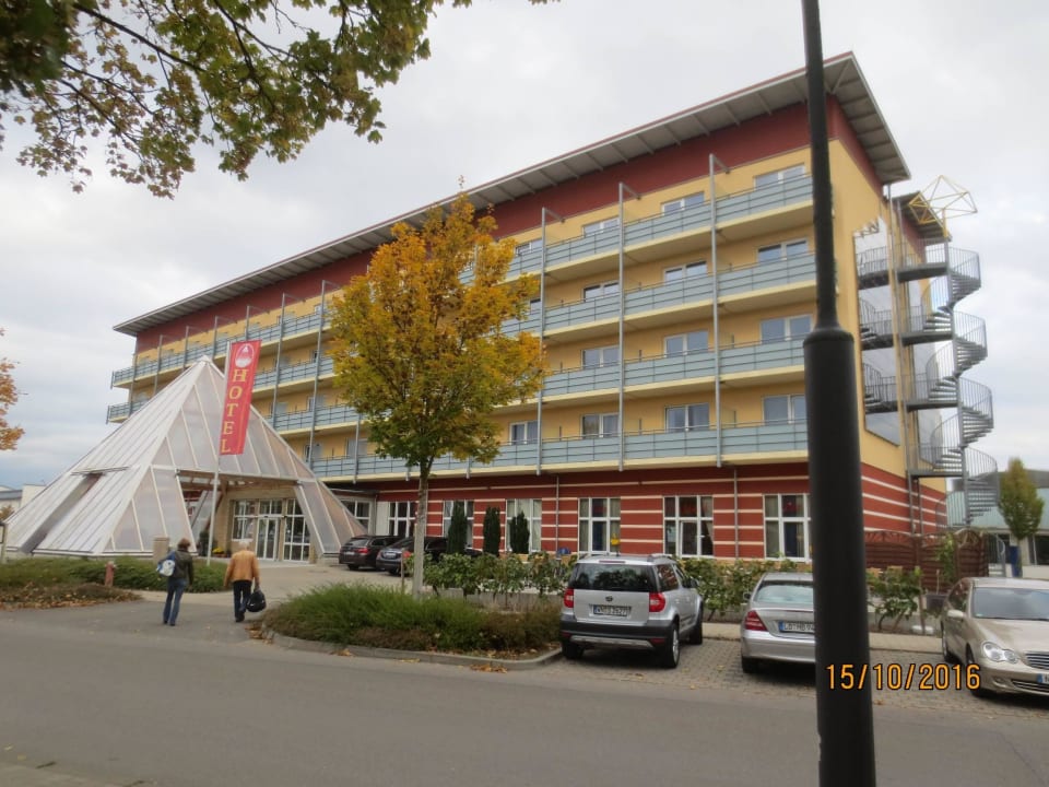 HOTELANSICHT VORNE Kurhotel Pyramide