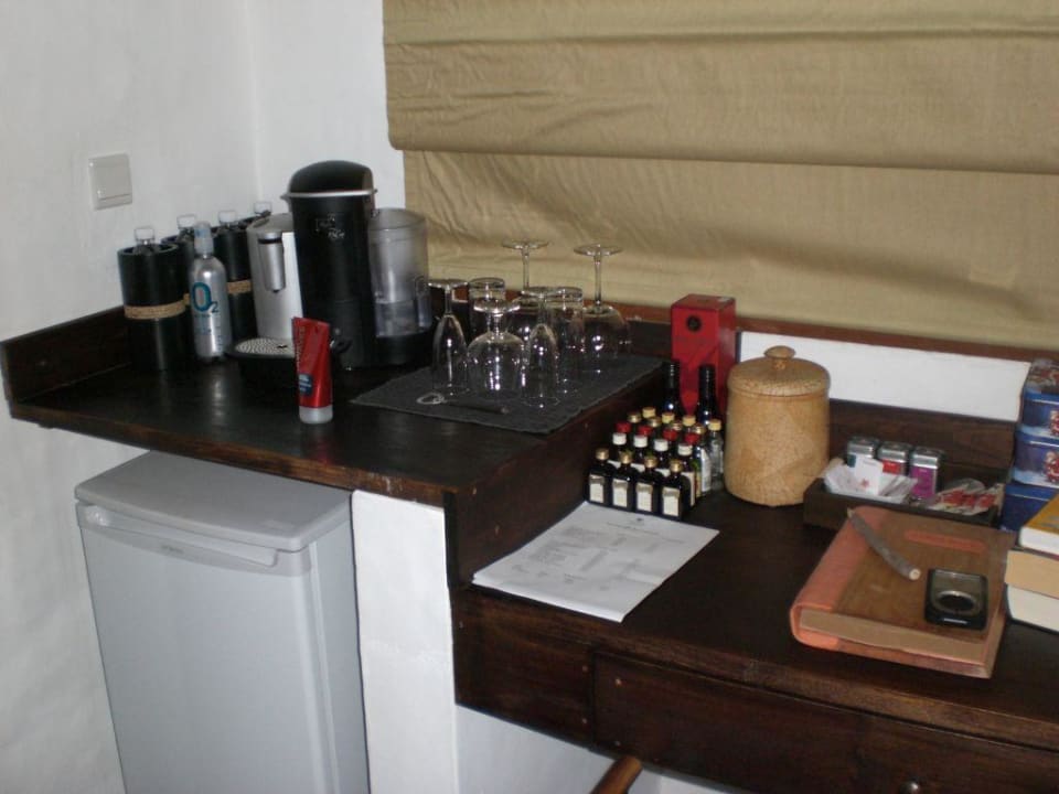 "Mini"-Bar und Nespresso-Maschine Hideaway Beach Resort & Spa