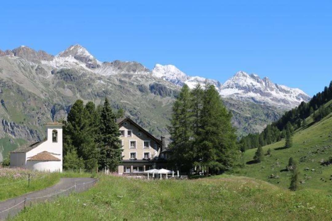 Hotel Sonne + romanisches Kirchli Hotel Sonne Fex