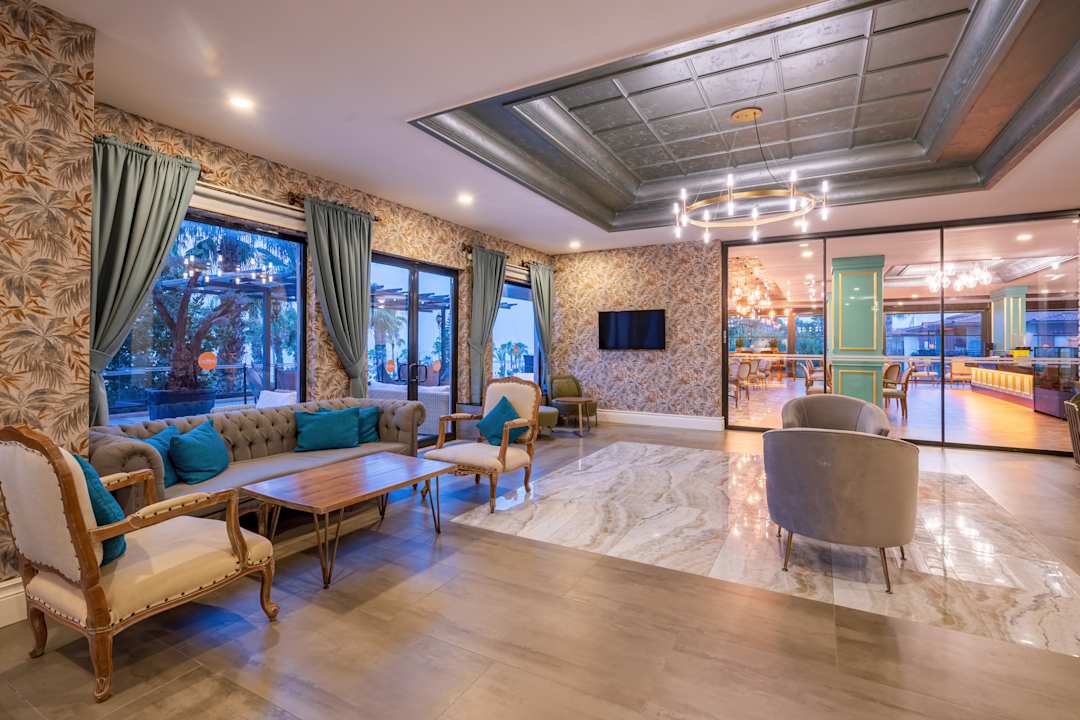 Lobby Justiniano Park Conti