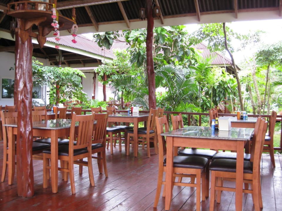 Restaurant Hotel Nakara Long Beach Resort