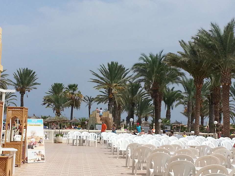 Terrasse mit Blick zum Pool Houda Golf & Beach Club