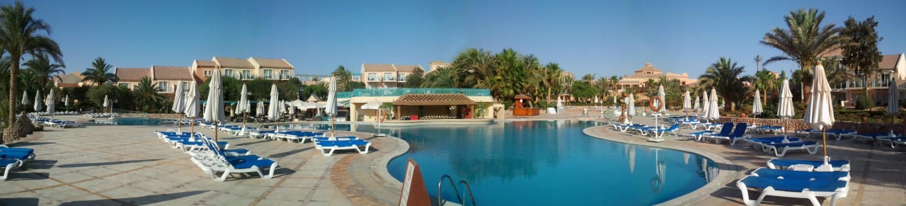 Oasis Pool Mövenpick Resort & Spa El Gouna