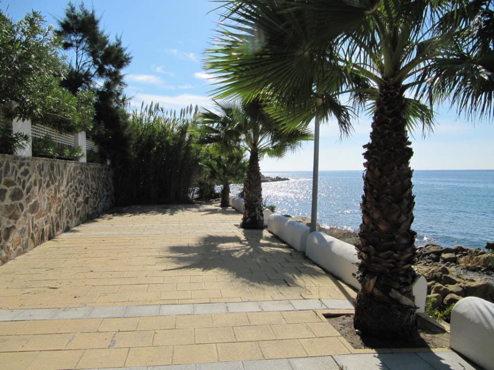 Promenade  H10 Estepona Palace