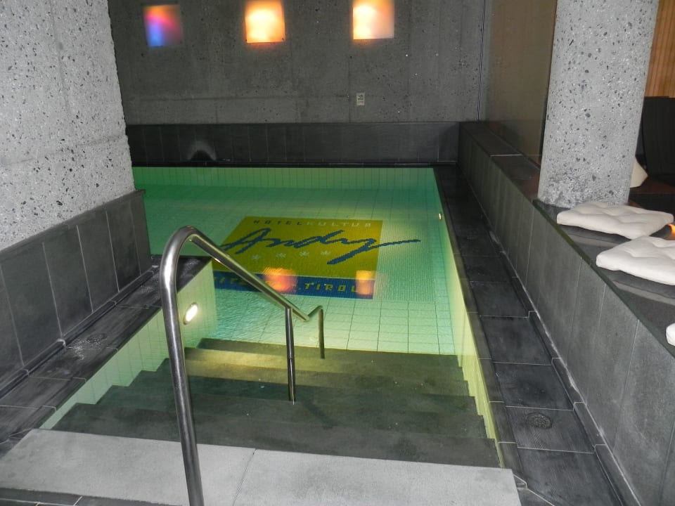 Pool Einstieg Hotel Andy
