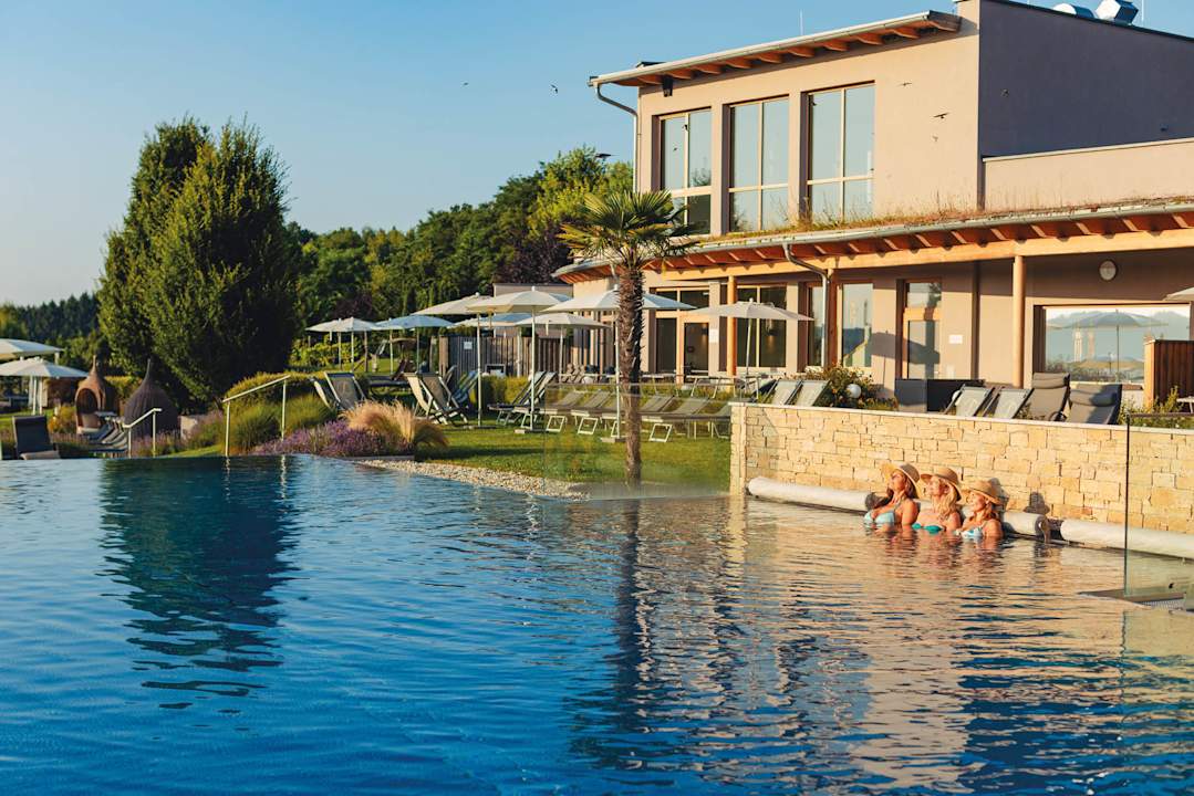 Pool Hotel & Spa Larimar