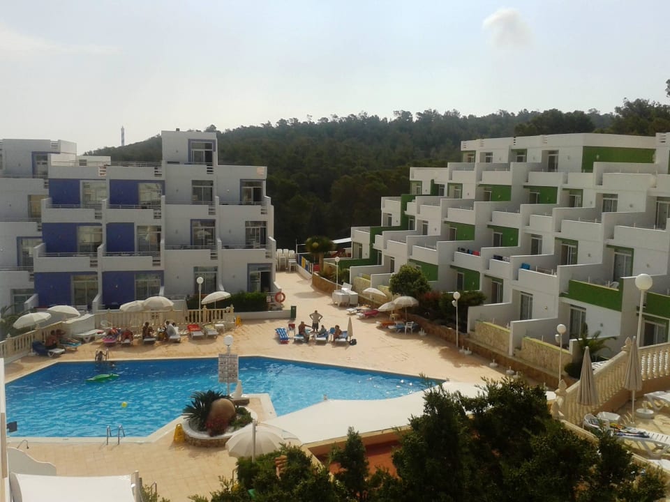 Blick vom braunen Block Barceló Portinatx - Adults only