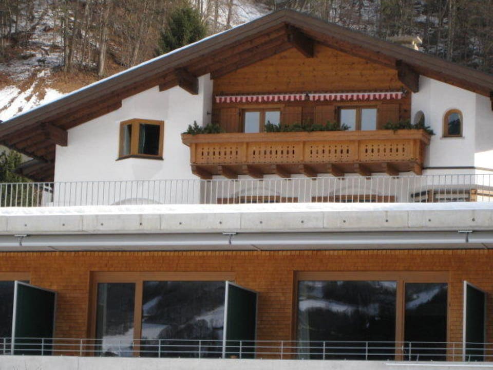 Gästehaus im Hintergrund Alpenhotel Montafon