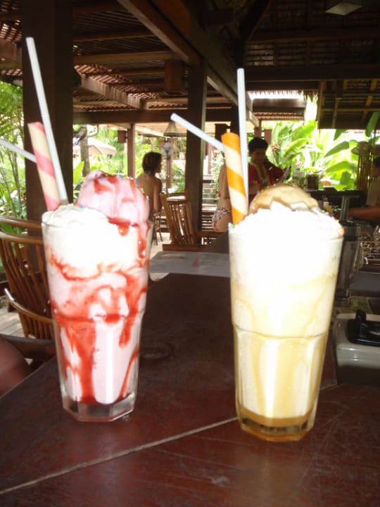 Milchshake an der Poolbar Khaolak Bhandari Resort & Spa