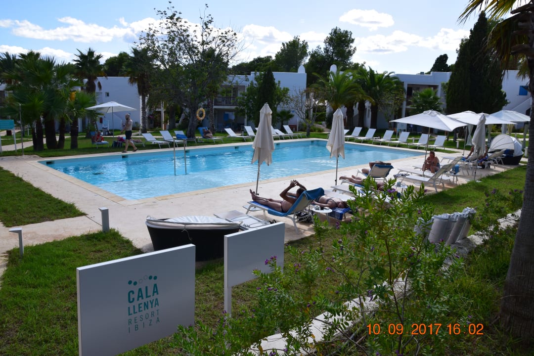 Pool Cala Llenya Resort Ibiza