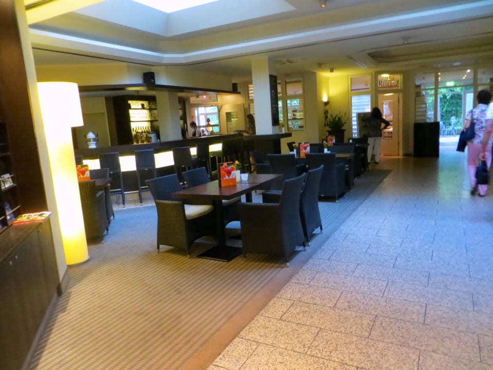 Lobby und Bar Dorint Hotel Würzburg