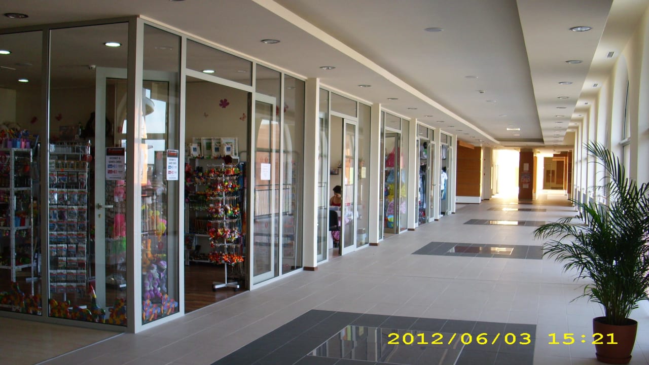 Ladenstraße Sol Luna Bay