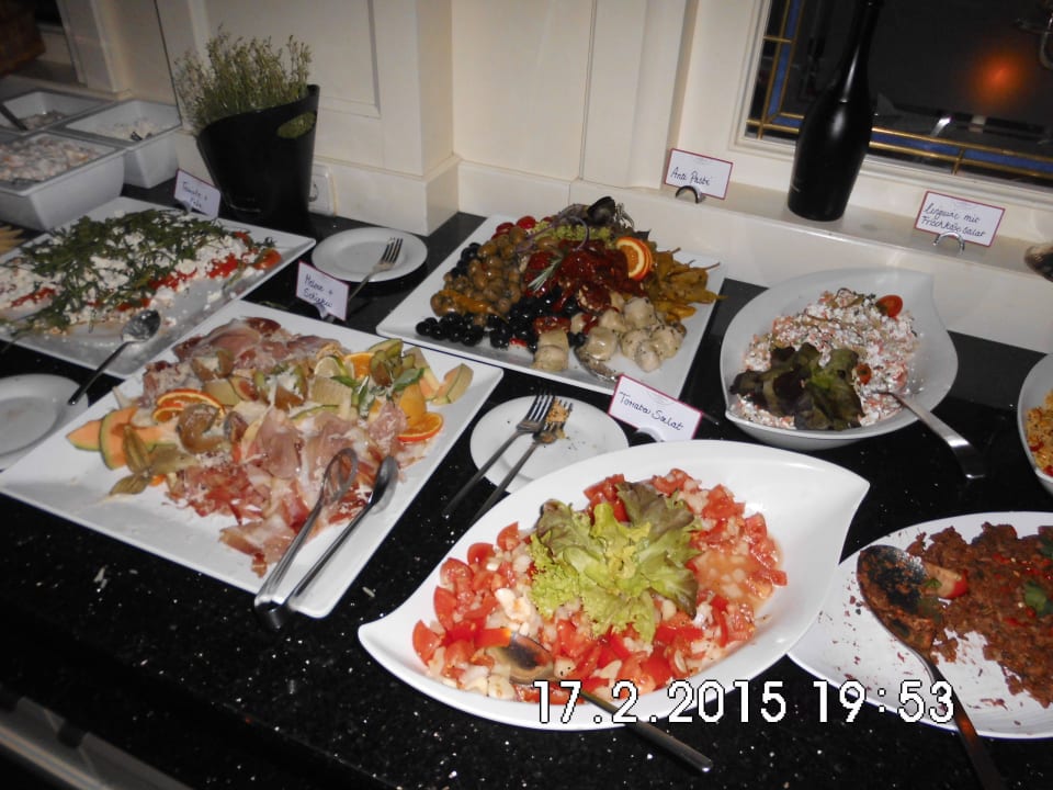 Ein Teil des Vorspeisenbuffets am Abend Morada Strandhotel Ostseebad Kühlungsborn
