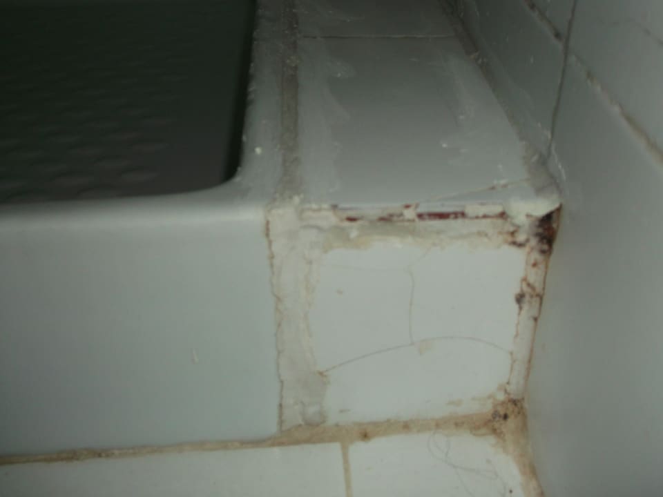 Dreck und Schimmel im Bad Zenon Hotel Djerba