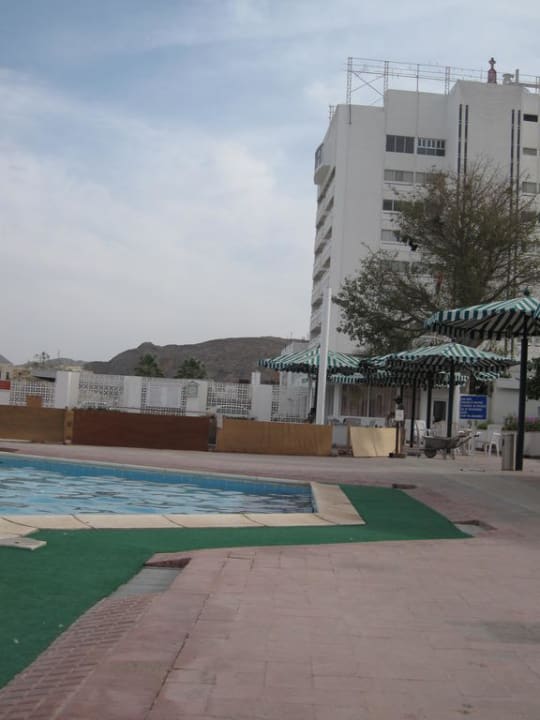 Der Pool wirkte etwas ungepflegt Hotel Al Falaj