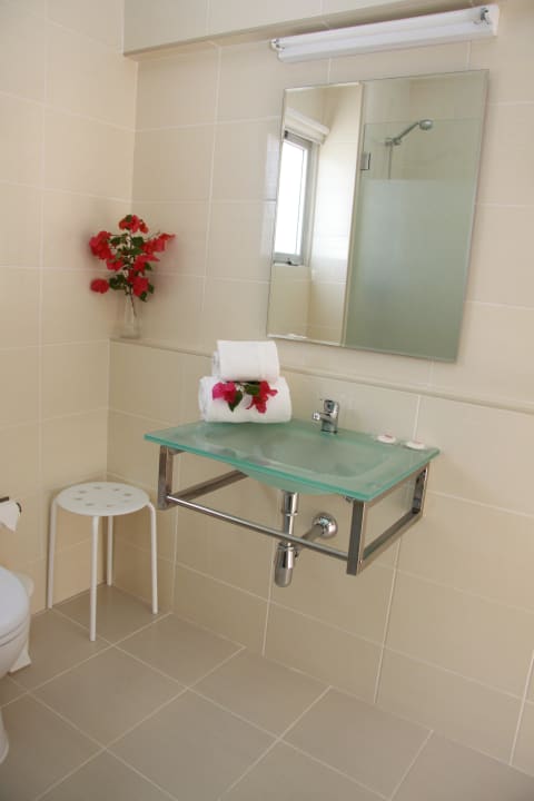 Renued Bathrooms Apartamentos Turisticos Gida
