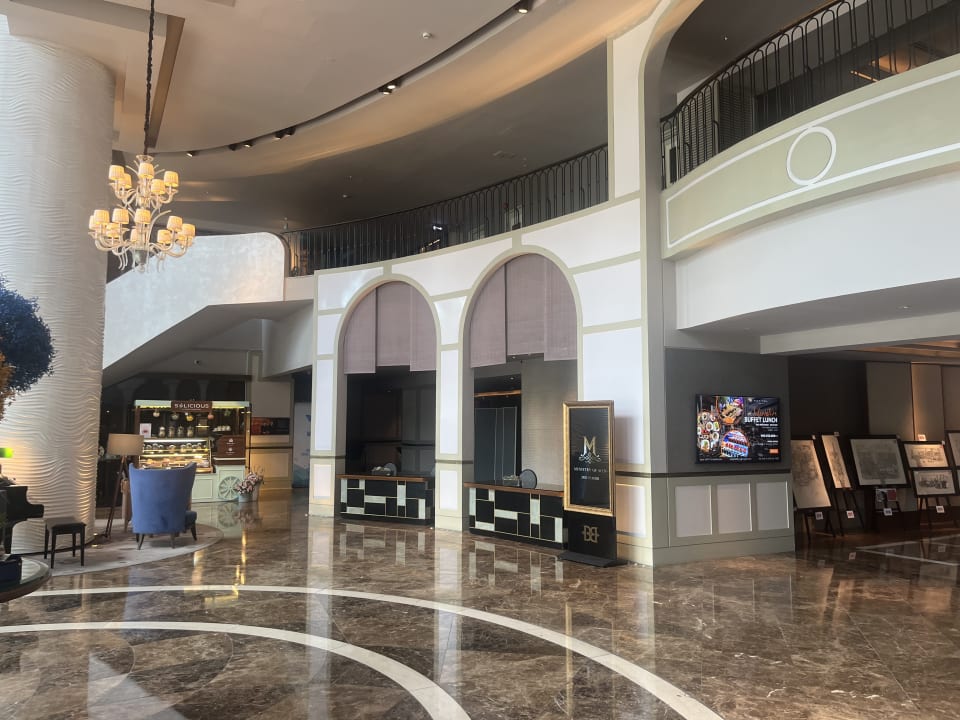 Lobby Hotel Sofitel Plaza