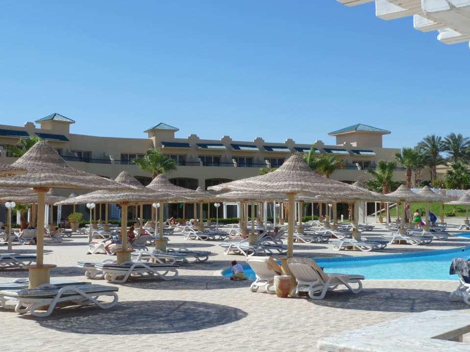 Ruhe-Pool Coral Sea Holiday Village