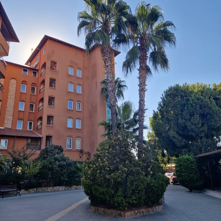 Außenansicht Club Turtas Beach Hotel