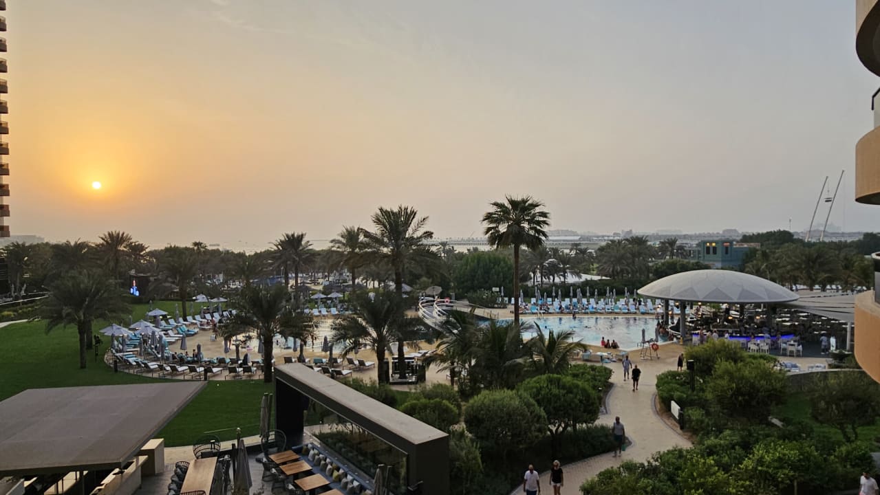 Pool Le Royal Méridien Beach Resort & Spa Dubai