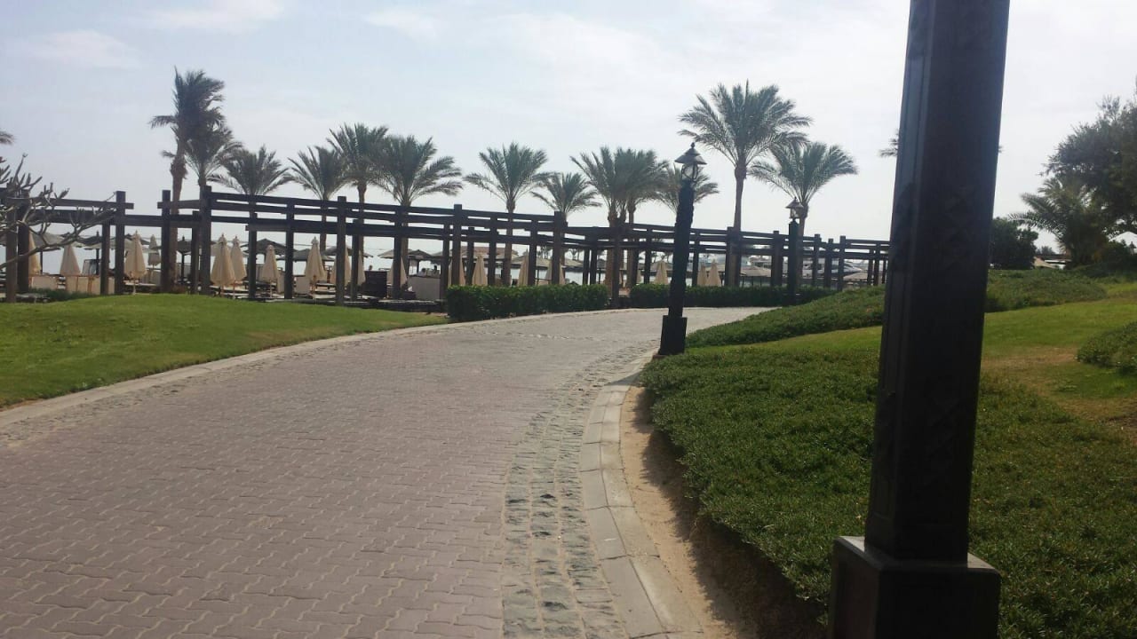 Weg zum Strand Steigenberger Aqua Magic