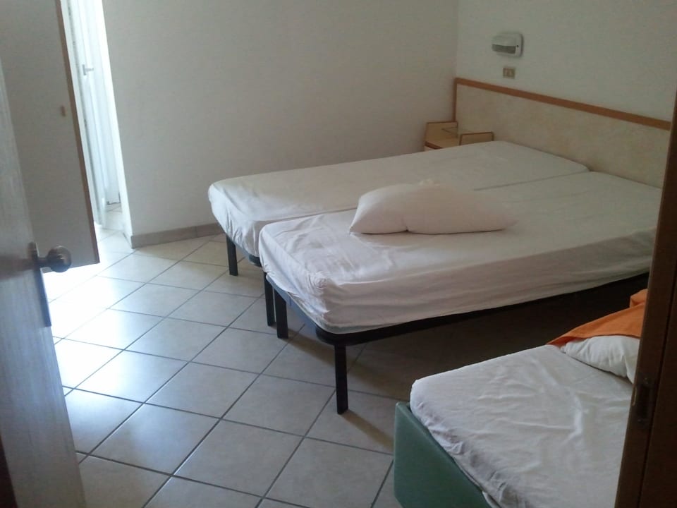 Erstes Zimmerangebot (abgelehnt) Hotel Astor