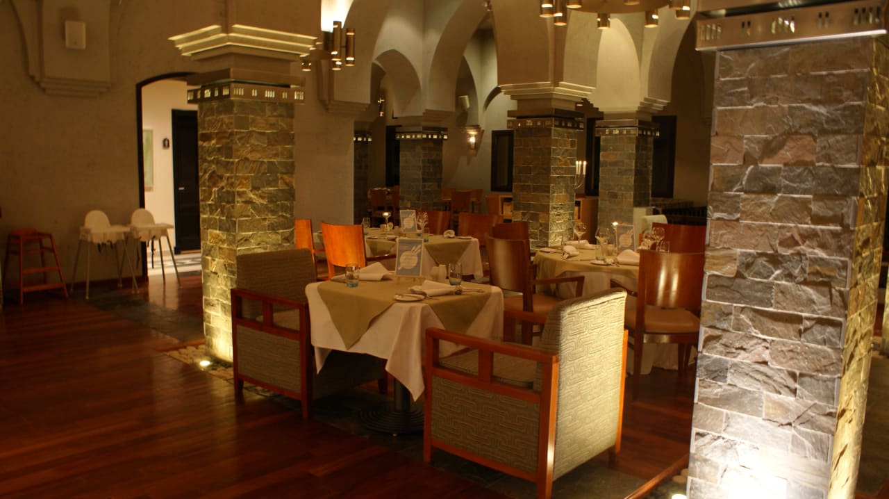 Restaurant The Cove Rotana Resort
